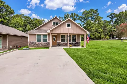 4 Firewood Rd, Huntsville, TX 77340