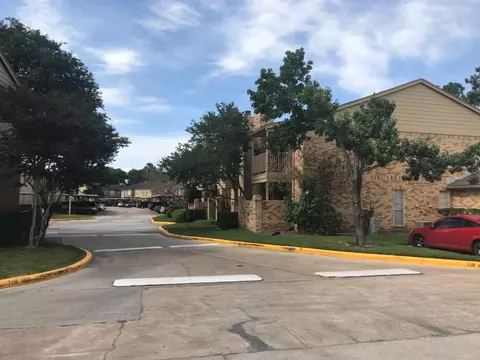 1515 Sandy Springs Rd #2002, Houston, TX 77042