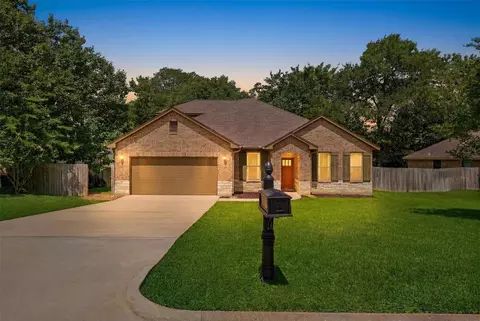 205 Kings Point St, Montgomery, TX 77356