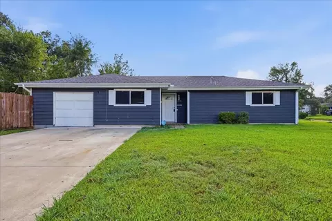 3890 Bristol Dr, Beaumont, TX 77707