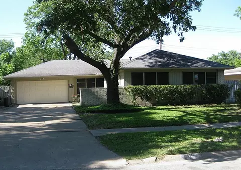 8110 Cedel Dr, Houston, TX 77055