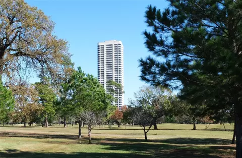 1701 Hermann Dr #17D, Houston, TX 77004