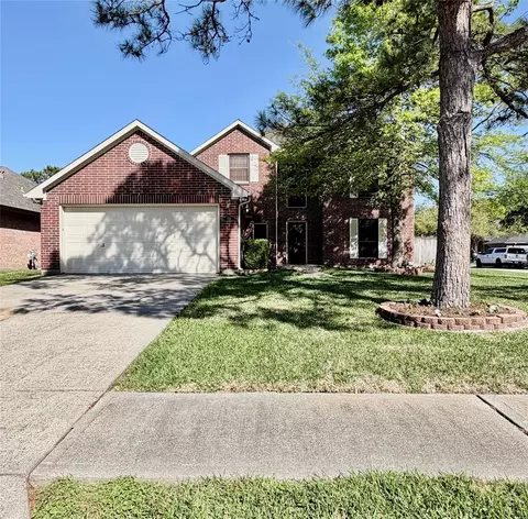 1102 Glenmeadows Dr, La Porte, TX 77571
