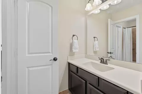 Bath - 24611 Morgan Pines Ct, Spring, TX 77389 photo 7 of 8