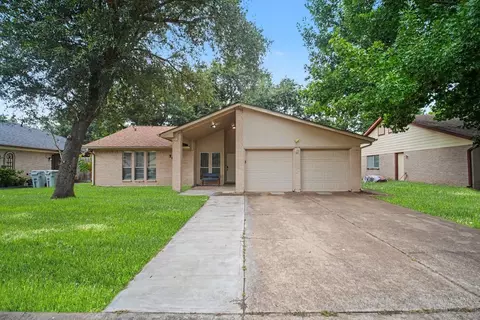 7419 Shady Vale Ln, Houston, TX 77040