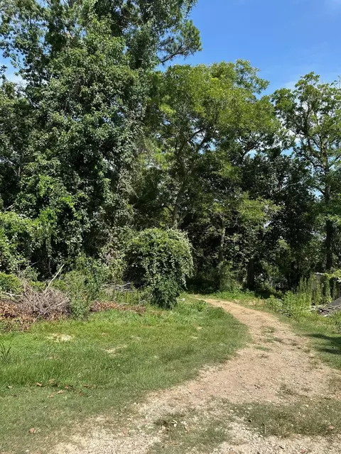 95 Rene Or Cr 443 St, Dayton, TX 77535