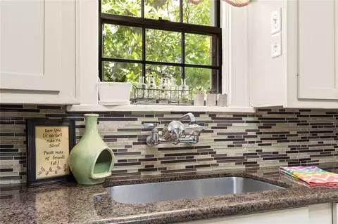 Kitchen - 906 Higgins, Humble, TX 77338 photo 2 of 2