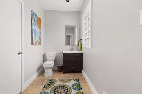 Bath - 906 Higgins, Humble, TX 77338 photo 2 of 2