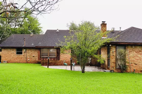 Exterior - 1108 Easy St, Rosenberg, TX 77471 photo 5 of 10
