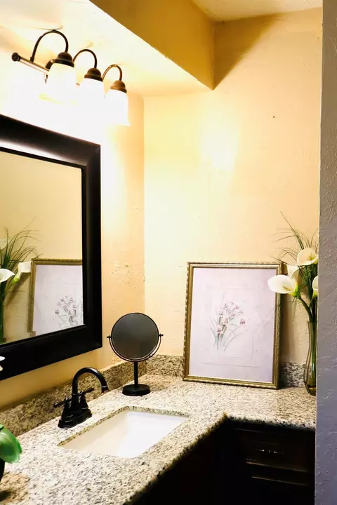 Bath - 1108 Easy St, Rosenberg, TX 77471 photo 1 of 3