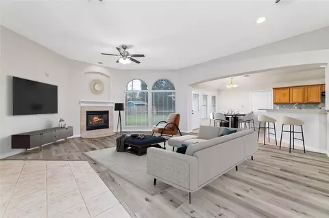 4602 Western Branch Ct, Houston, TX 77066