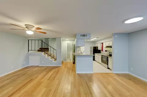 18800 Egret Bay Blvd #201, Houston, TX 77058