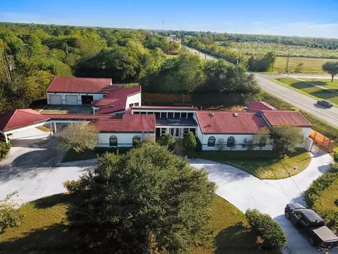 7110 W Mockingbird Ln, Pearland, TX 77584