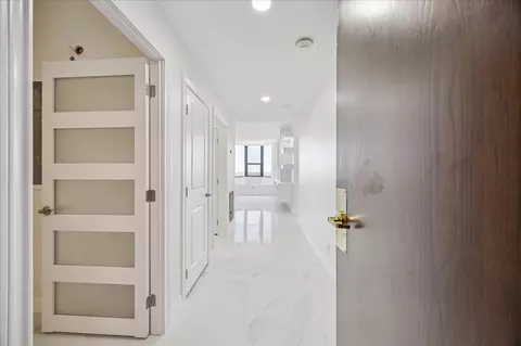 651 Bering Dr #1603, Houston, TX 77057