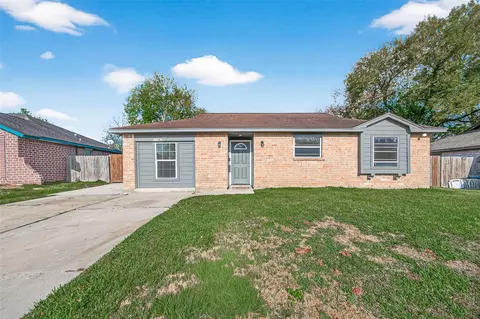 11927 Flushing Meadows Dr, Houston, TX 77089