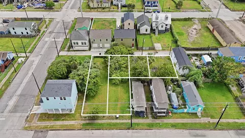 3905-3913 Winnie St, Galveston, TX 77550