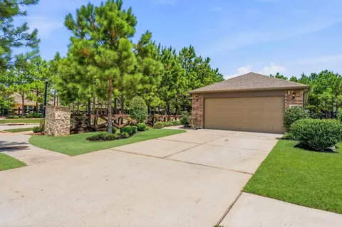 201 Flaxen Chestnut, The Woodlands, TX 77382