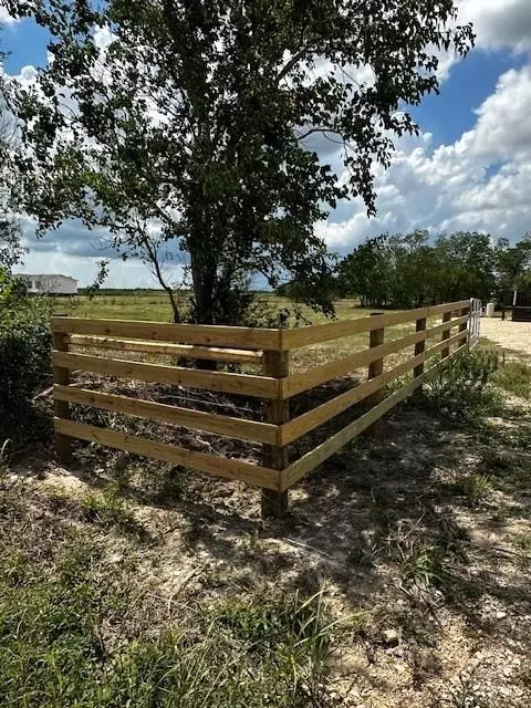 14318 Hughes Rd, Guy, TX 77444