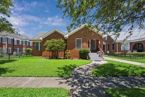4606 Avenue N 12, Galveston, TX 77551