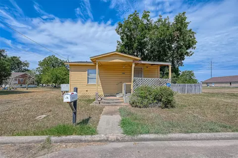 803 Mattie St, Wharton, TX 77488