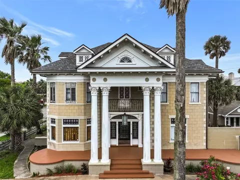 902 16th St, Galveston, TX 77550