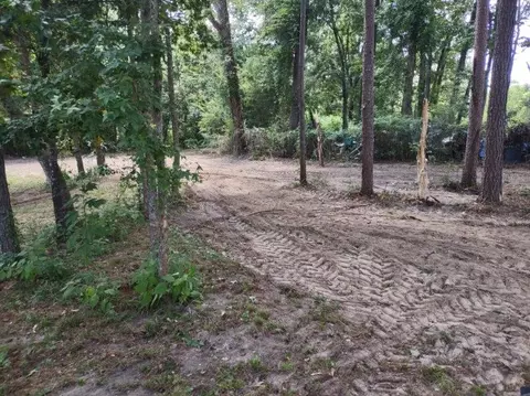 3035 Old Colony Rd, Huntsville, TX 77320