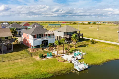 2296 E Crab St, Crystal Beach, TX 77650