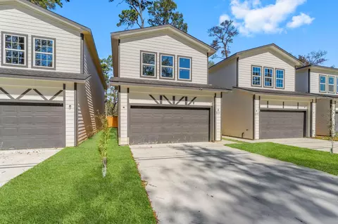 8153 Crestview Dr, Houston, TX 77028