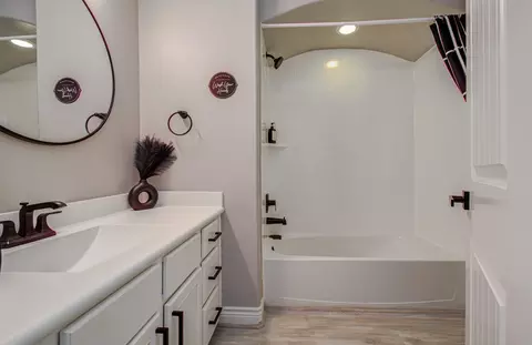 Bath - 24503 Rossmore Hill Ct, Spring, TX 77389 photo 5 of 7