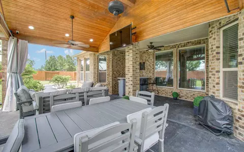 Exterior - 24503 Rossmore Hill Ct, Spring, TX 77389 photo 4 of 7