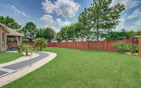 Exterior - 24503 Rossmore Hill Ct, Spring, TX 77389 photo 6 of 7