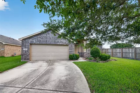 631 Honeysuckle Vine Dr, Rosenberg, TX 77469