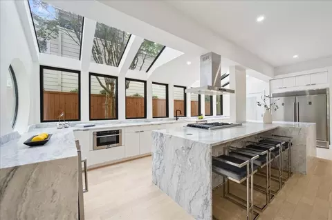 2135 Quenby St, Houston, TX 77005