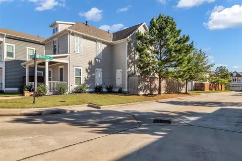Exterior - 43 Red Harper Dr, Spring, TX 77389 photo 5 of 5