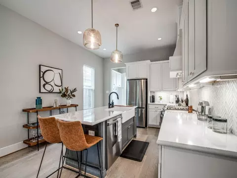 Kitchen - 43 Red Harper Dr, Spring, TX 77389 photo 1 of 2
