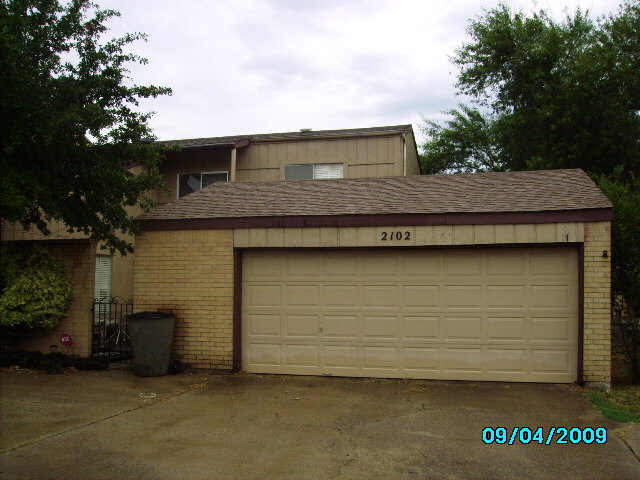 2102 Kazmeier Plz, Bryan, TX 77802 photo 1
