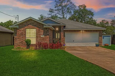 3689 Piney Point Rd, Conroe, TX 77301 photo 1