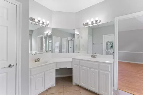 Bath - 29907 Adobe Falls Dr, Spring, TX 77386 photo 1 of 4