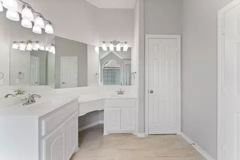 Bath - 29907 Adobe Falls Dr, Spring, TX 77386 photo 3 of 4