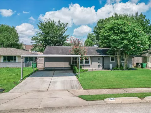 1918 Huge Oaks St, Houston, TX 77055