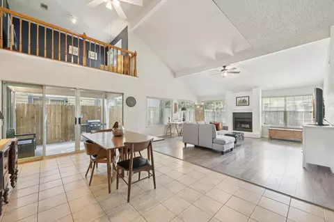 3218 Knoll West Dr, Houston, TX 77082