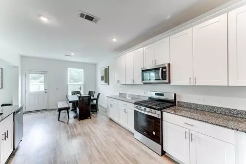 Kitchen - 5530 Broad Spruce St, Spring, TX 77373 photo 4 of 6