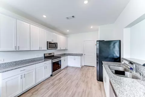 Kitchen - 5530 Broad Spruce St, Spring, TX 77373 photo 2 of 6