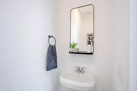 Bath - 5530 Broad Spruce St, Spring, TX 77373 photo 1 of 6