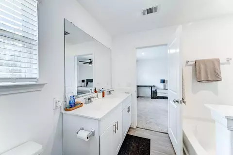 Bath - 5530 Broad Spruce St, Spring, TX 77373 photo 4 of 6
