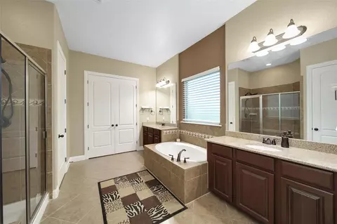 Bath - 5 Copper Cv, Conroe, TX 77304 photo 2 of 4