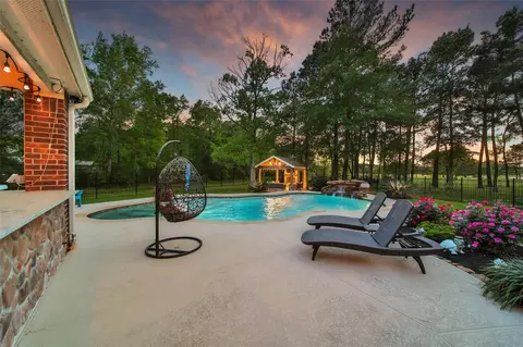 Exterior - 5 Copper Cv, Conroe, TX 77304 photo 6 of 11