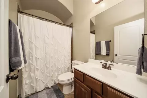 Bath - 5 Copper Cv, Conroe, TX 77304 photo 4 of 4