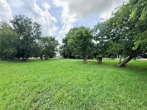 702 E Courthouse St, Cuero, TX 77954 photo 5
