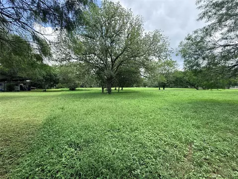 702 E Courthouse St, Cuero, TX 77954 photo 8